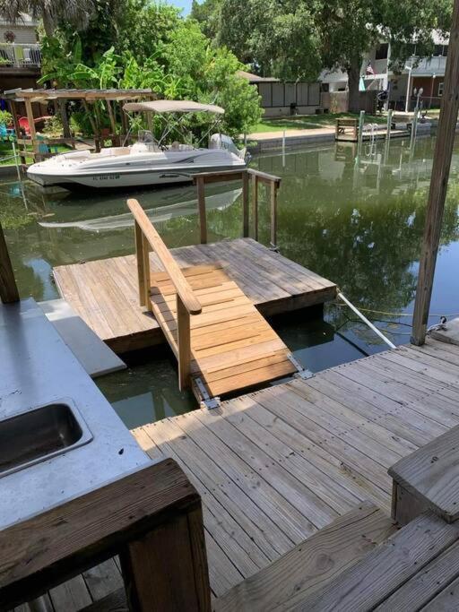 ספרינג היל Cozy Vintage Waterfront Home With Fireplace And Kayaks מראה חיצוני תמונה