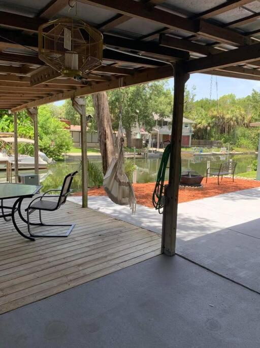 ספרינג היל Cozy Vintage Waterfront Home With Fireplace And Kayaks מראה חיצוני תמונה